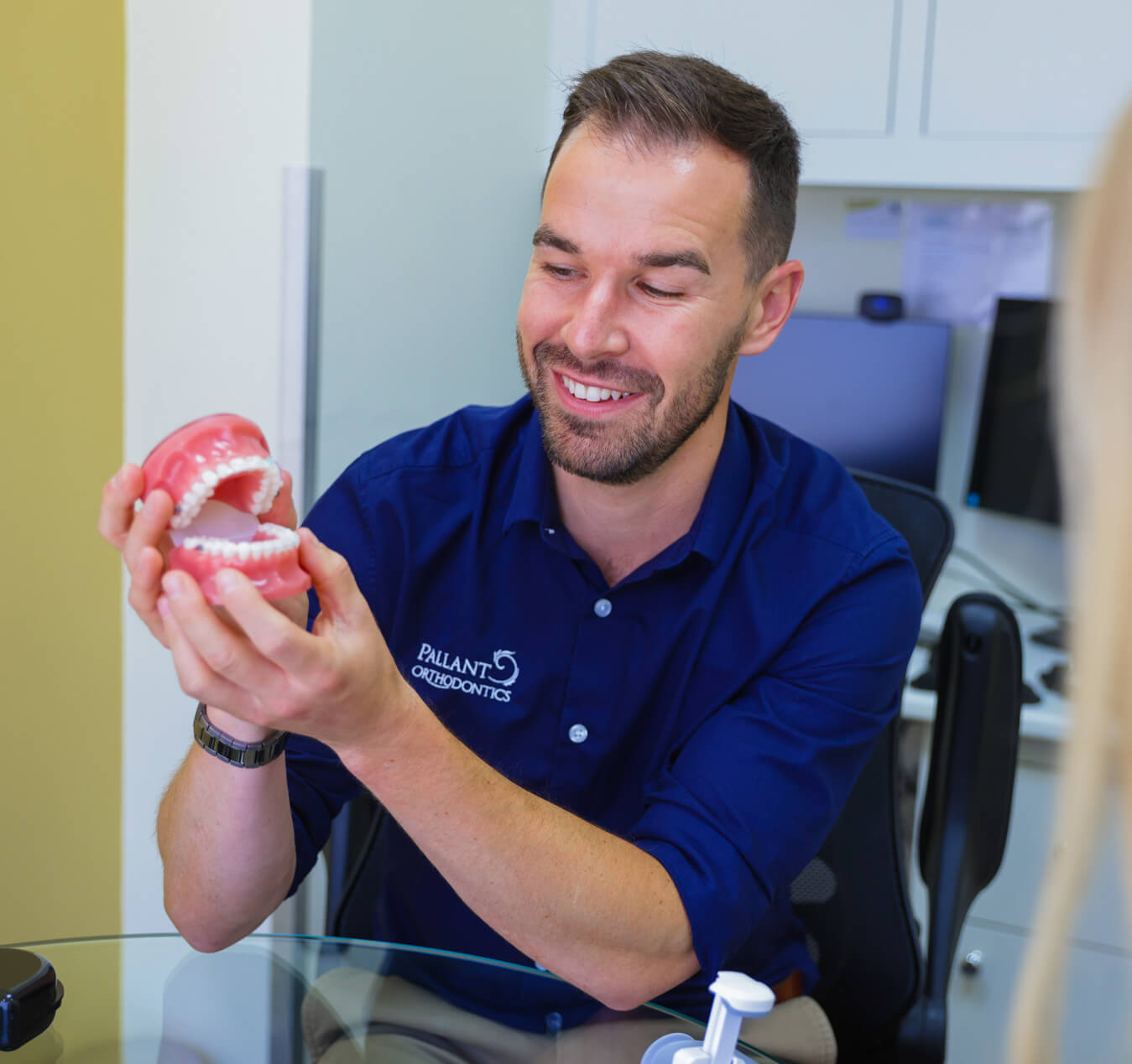 How Do Ceramic Braces Work? How Do Ceramic Braces Work?